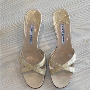 Manolo Blahnik Cream Crocodile Callamu Slides